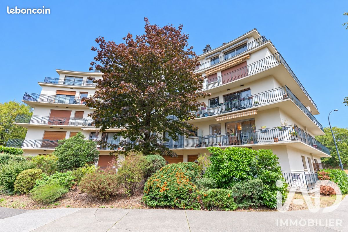 Appartement 4 pièces 99 m² · au Plessis-Robinson · 99 m² · 449 000 €
