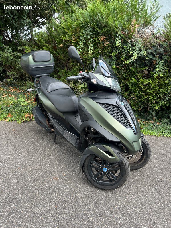 Piaggio MP3 Yourban 300 LT Sport ABS Army Green Crit'Air Motos