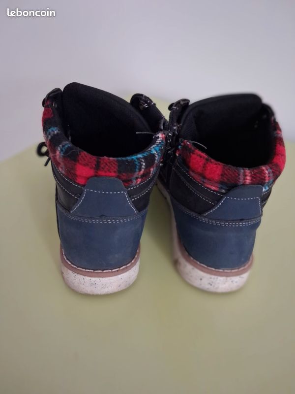Vds chaussures garçon taille 35 (image 3)