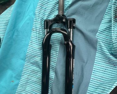 Brochette Suntour 140mm – Axe Rapide 5mm – Mountain Bike – Stock Ancien Vintage