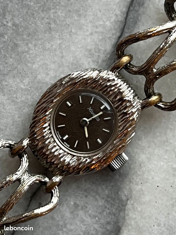 Montre-bracelet Novelle à quartz et strass pour femme