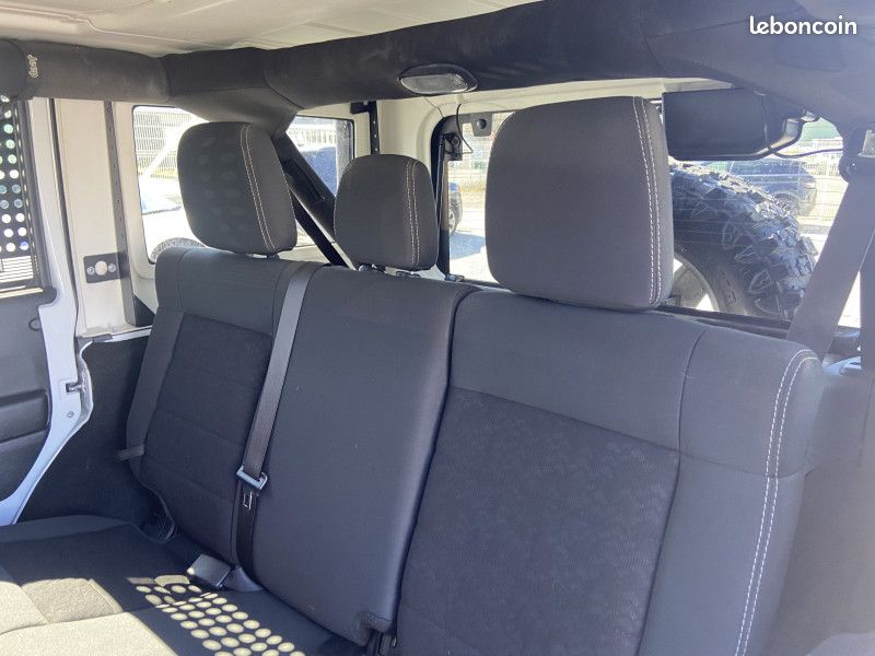 Jeep WRANGLER UNLIMITED 2.8 CRD 200CH FAP MOUNTAIN (image 20)