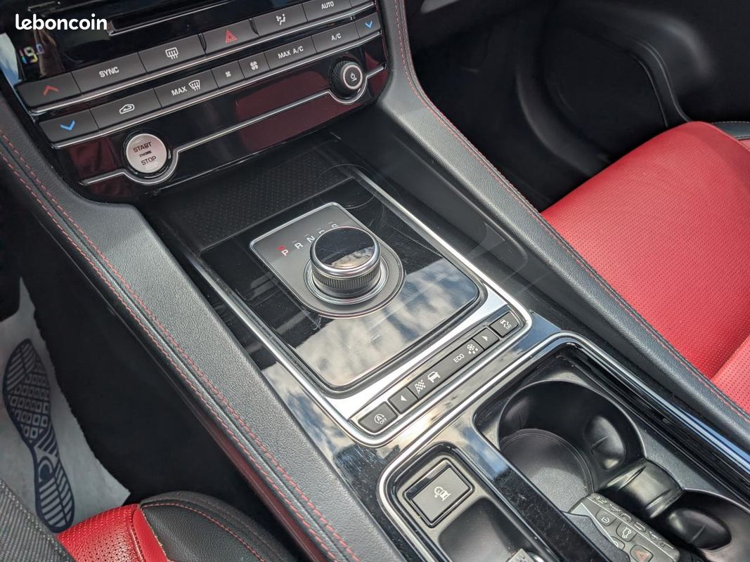 JAGUAR F-PACE 2.0 D - 180 - BVA - - AWD Chequered Flag (image 21)