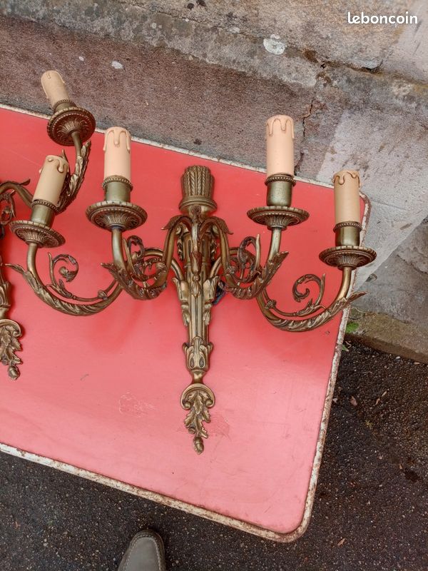 Paire applique Louis XVI bronze 4. Feux ou lumière hauteur 43 cm envergure 42 cm profondeur 24 cm (image 2)