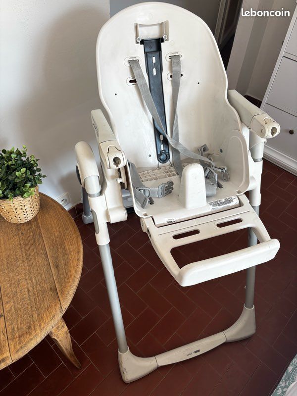 Chaise haute (image 2)