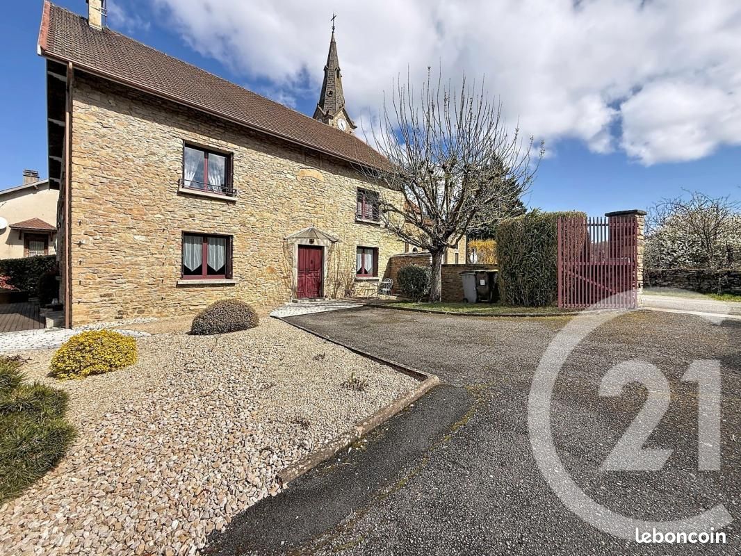 Maison 8 pièces 194 m² · à Crémieu · 194 m² · 529 000 €