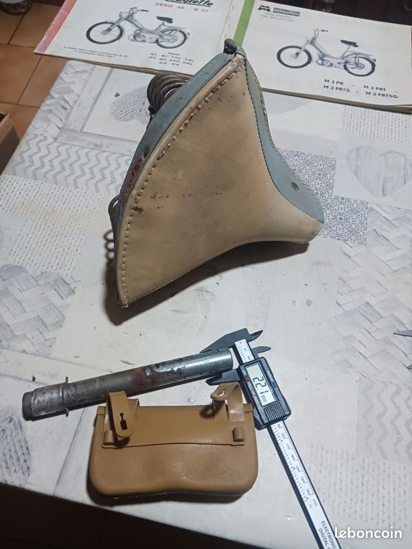Selle ancienne Reydel cyclomoteur Motoconfort Motobécane Selle ancienne Reydel cyclomoteur Motoconfort Motobécane