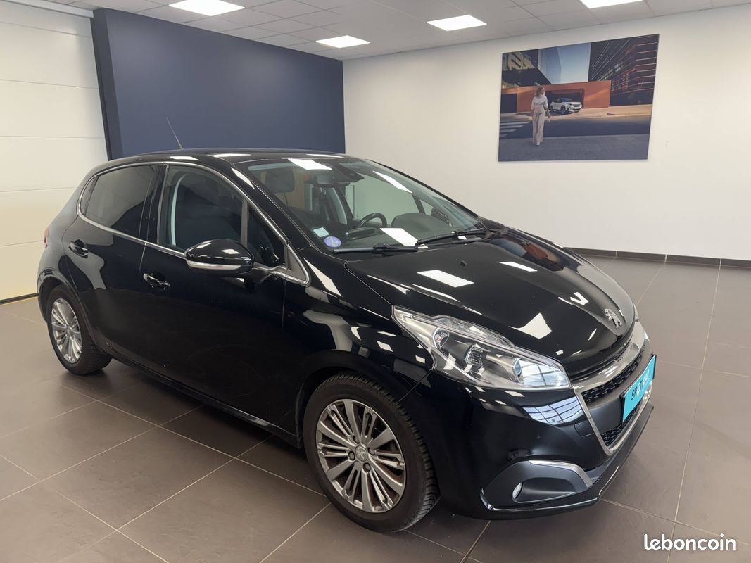 PEUGEOT 208 PureTech 82ch S&S BVM5 6.2 Evap Allure (image 3)