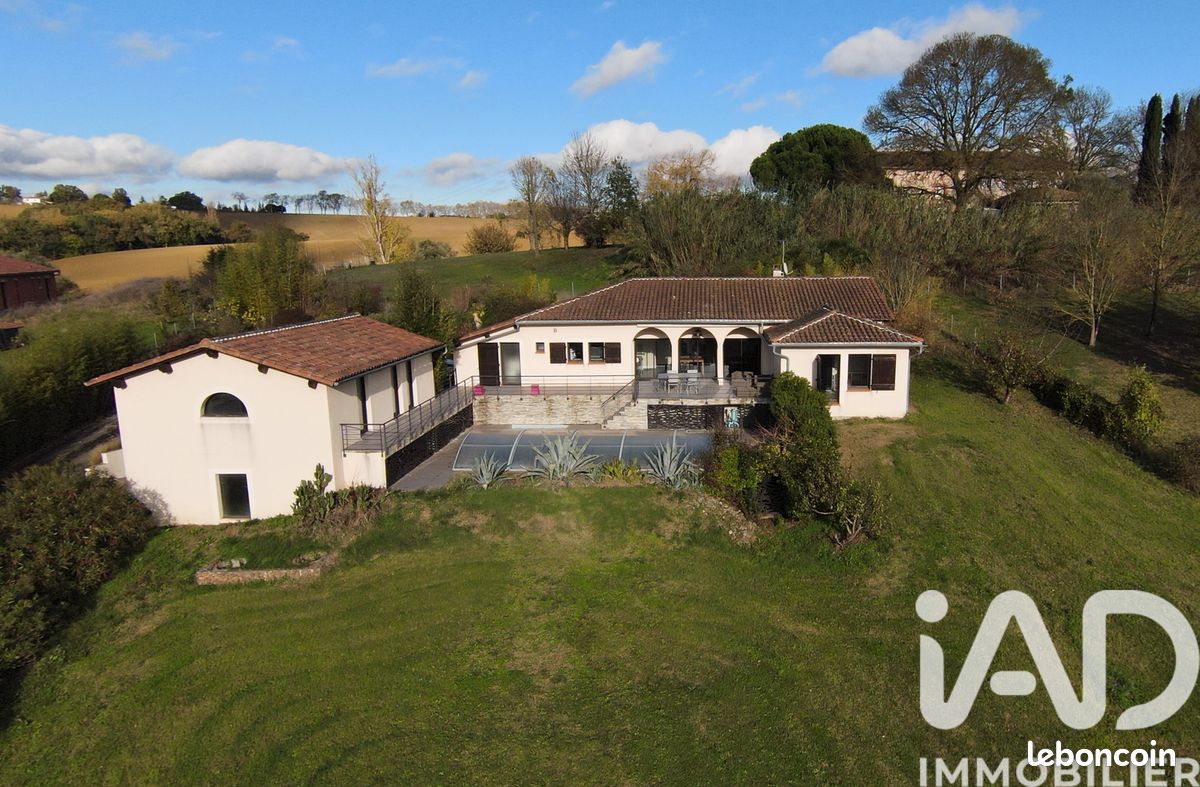 Maison 6 pièces 166 m² · à Belcastel · 166 m² · 449 000 €