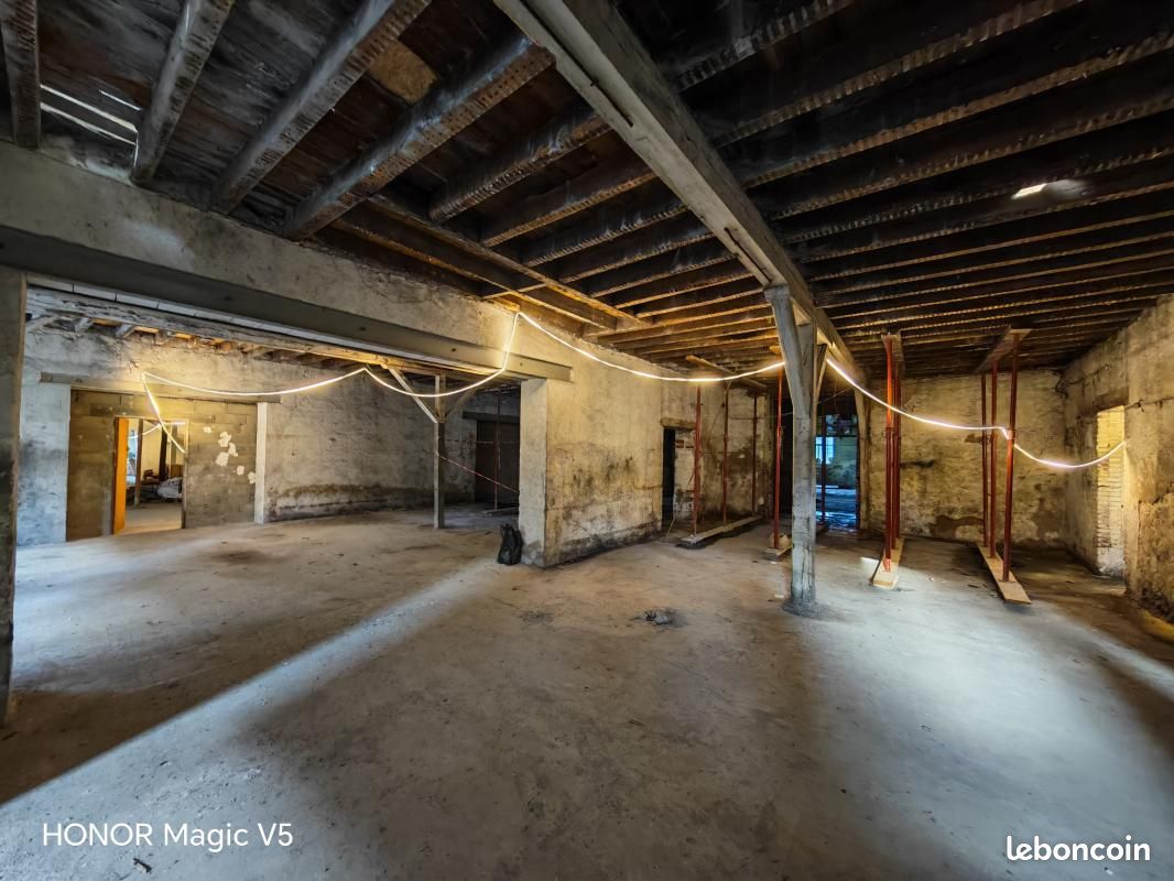 Immeuble 15 pièces 2 850 m² (image 17)