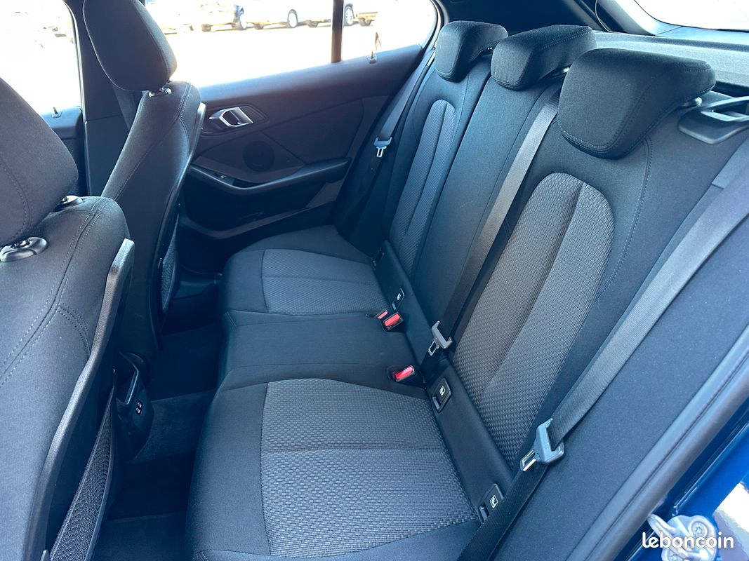 ✨PROMO BMW Série 1 118i 136ch Business Design Boite auto (caméra + CarPlay + ...) 2022 (image 7)