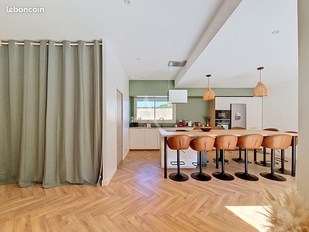 Maison 6 pièces 125 m² · à Le Lion-d'Angers · 125 m² · 369 500 €
