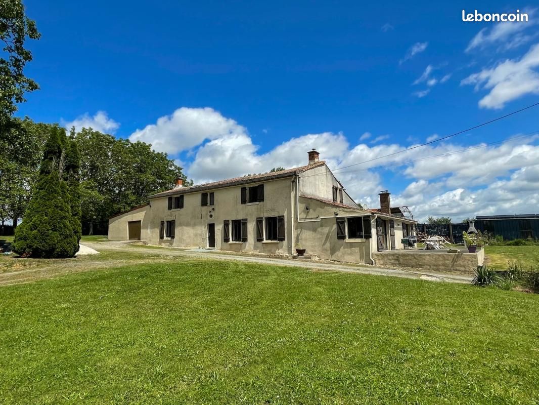 Maison 7 pièces 270 m² · à Rives-du-Fougerais · 270 m² · 330 000 €