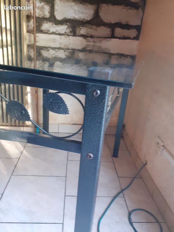 Table verre et ses chaises (image 3)