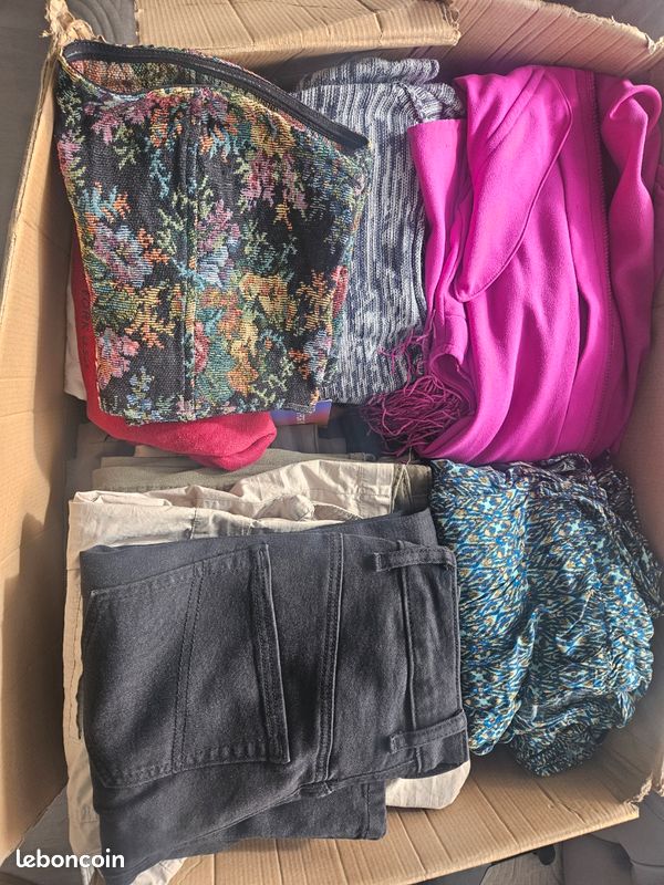 Lot vêtements femme + enfant + chaussures (image 1)
