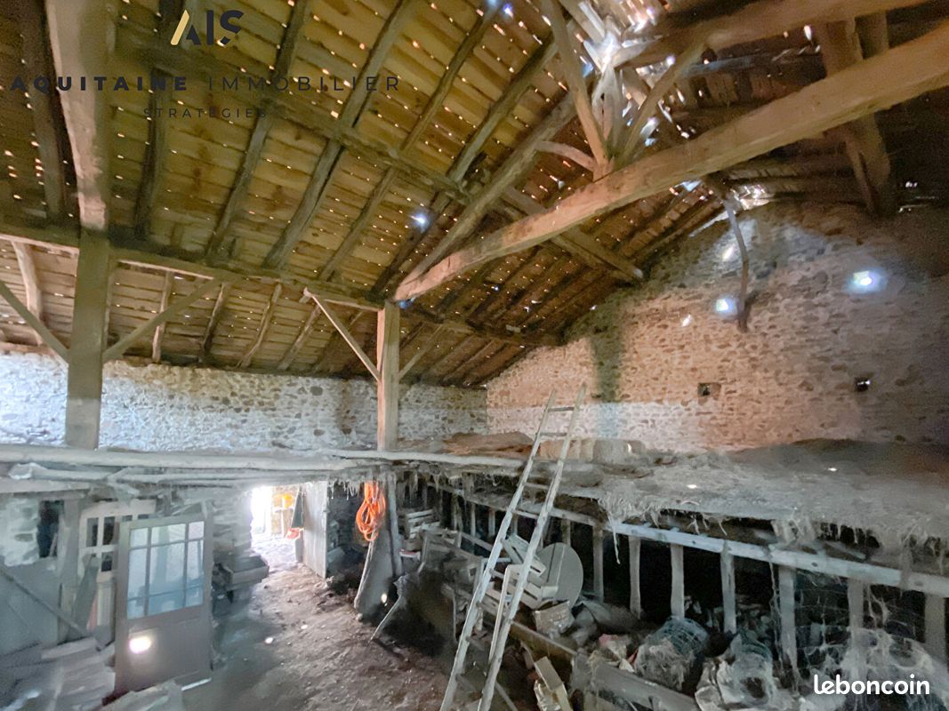 Maison 3 pièces 137 m² - Terres-de-Haute-Charente 16270 (image principale 1)