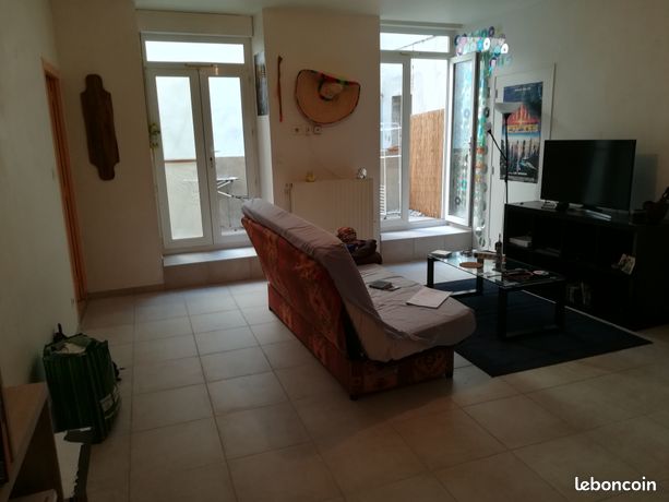 Appartement calme immeuble standing centre CREST