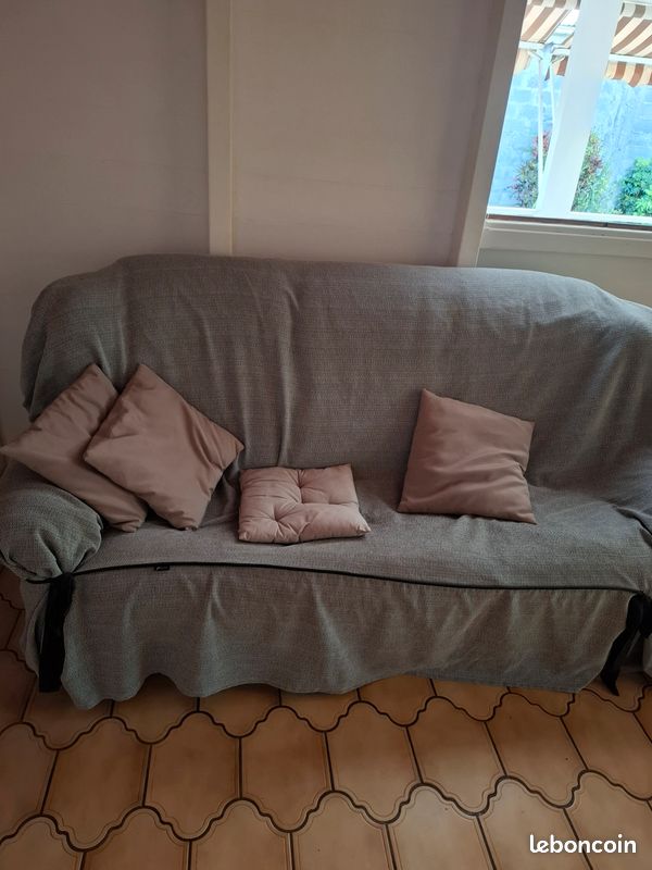Salon à vendre (image 1)