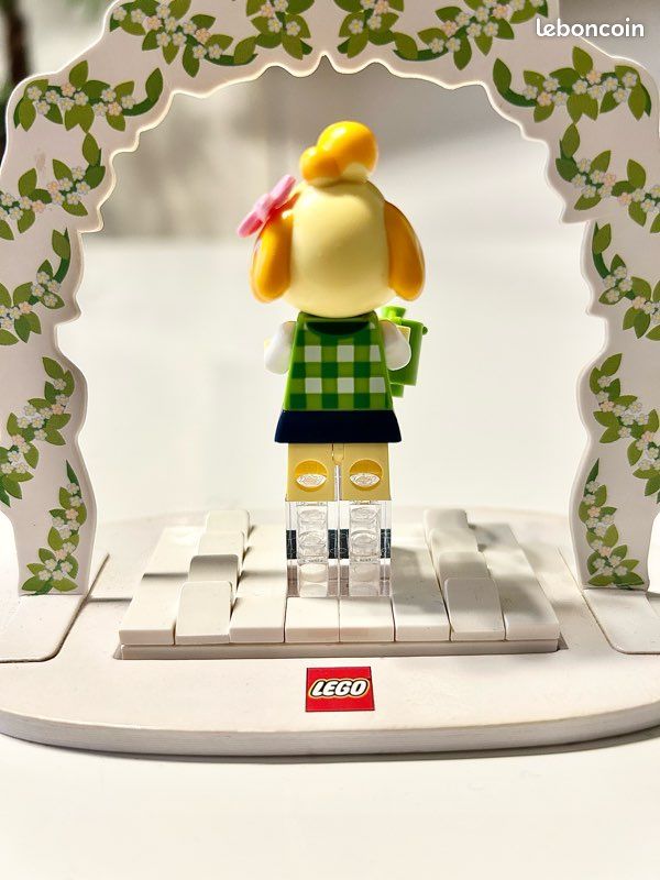 LEGO Animal Crossing - Figurine Marie (Isabelle) - ani003 - Complet (image 2)