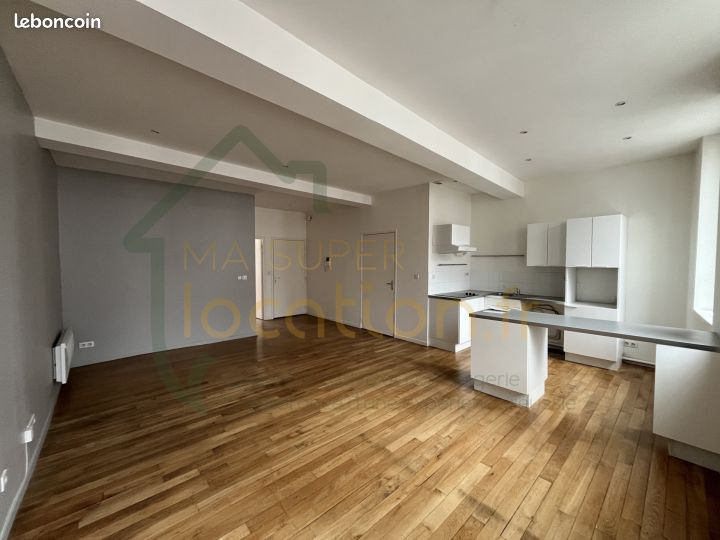 Appartement 4 pièce(s) 91 m²à louer Saint-quentin