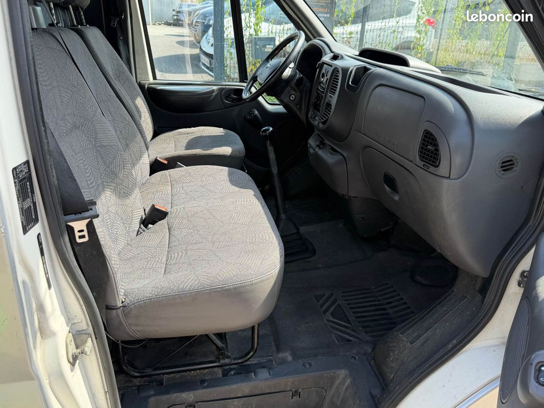 Ford Transit 350MJ 2.4 DI 90ch Trend Pack 2005 - révisée & garantie 6 mois (image 12)