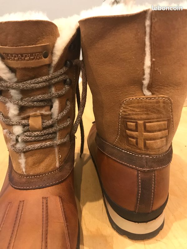 Bottes Plates Napapijri En Daim Marron - Taille 39 - Occasion Très Bon état