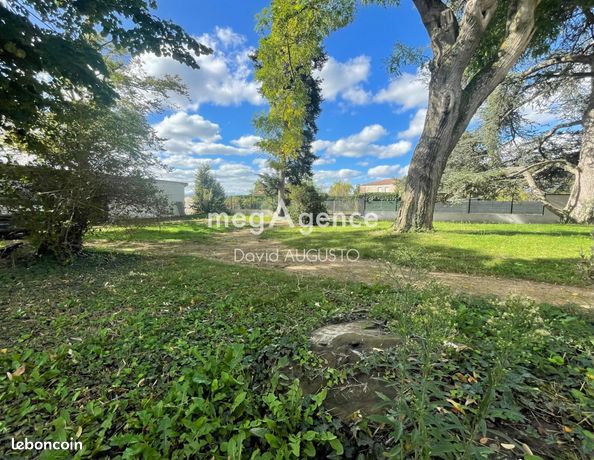 Terrain 701 m² Vourles