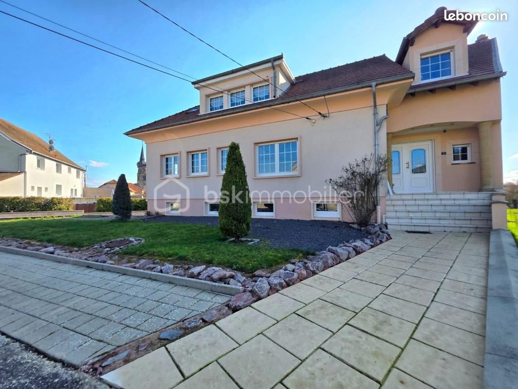 Maison 8 pièces 200 m² · à Saint-Jean-Rohrbach · 200 m² · 229 000 €