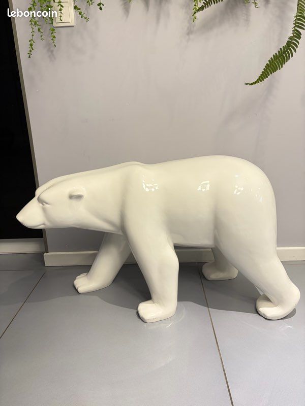 Statuette Ours Habillé Déco Luge 20cm Blanc