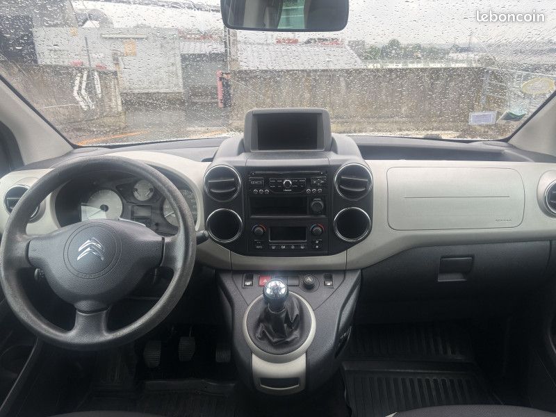 Citroen BERLINGO 1.6 HDI90 XTR + 5P (image 17)