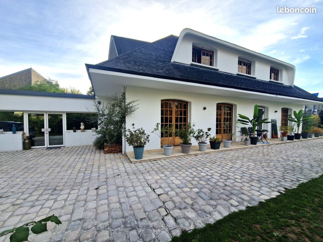 Maison 9 pièces 263 m² · à Sedan · 263 m² · 364 000 €