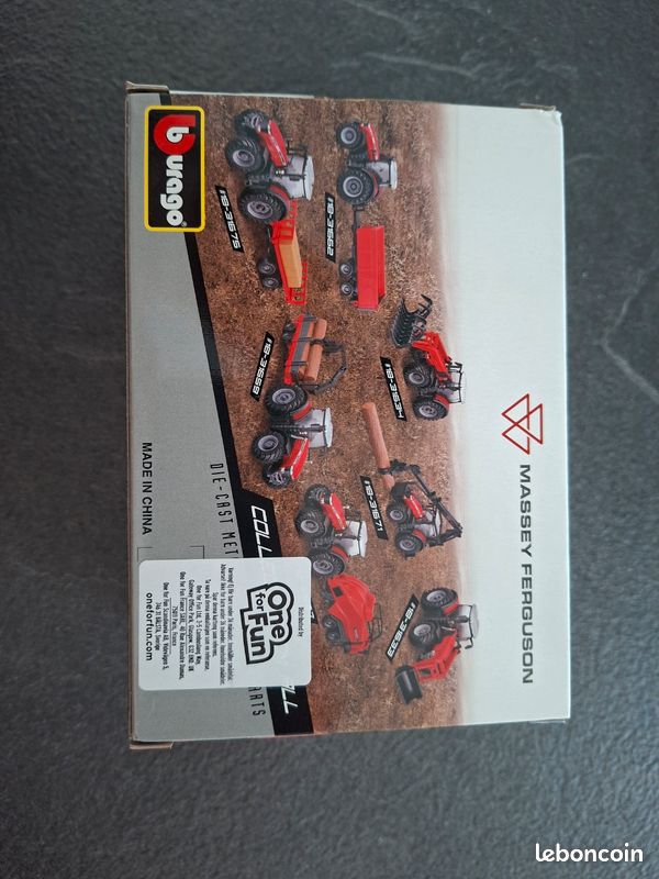 Bburago Tracteur Massey Ferguson 8740S 1/43 – Modèle Die-cast 10 Cm, Avec Remorque à Bûches, Roues Caoutchouc, Dès 3 Ans