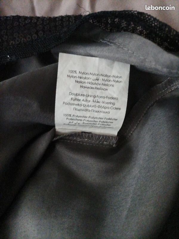 Robe cache cache T40 noire TBE (image 8)