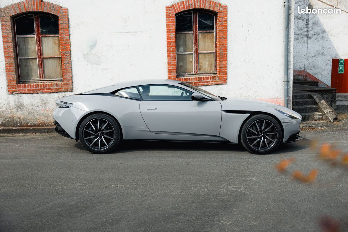 Aston Martin DB11 V8 4.0 Coupé - Suivi Aston Martin - Révisée - PPF Complet - Garantie 6 mois (image 5)