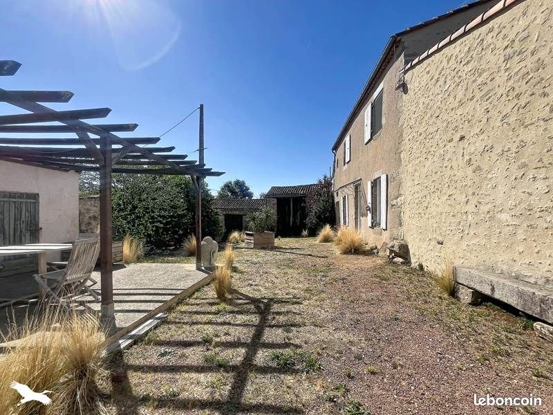 Maison 6 pièces 191 m² · à Nesmy · 191 m² · 369 600 €