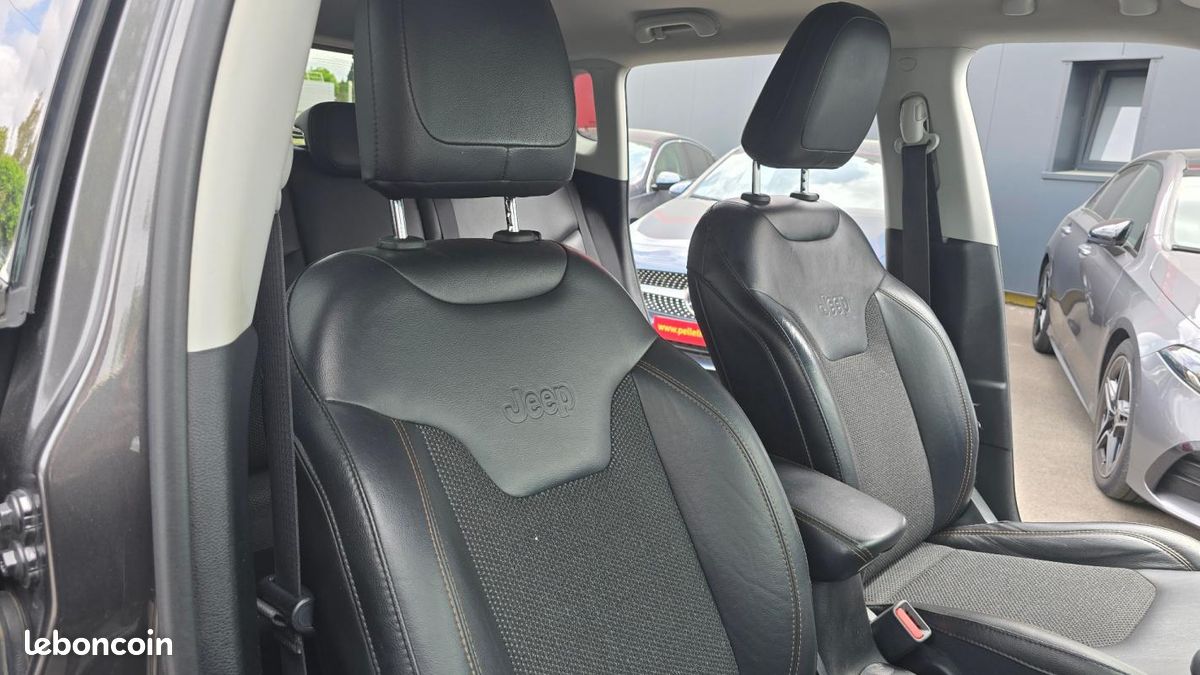 Jeep Compass Limited FWD (image 31)