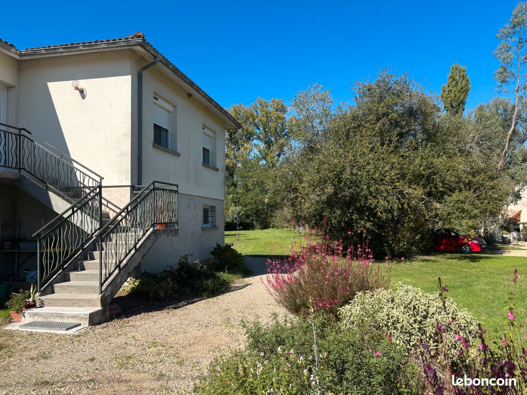 Maison 5 pièces 120 m² · à Sainte-Bazeille · 120 m² · 176 000 €