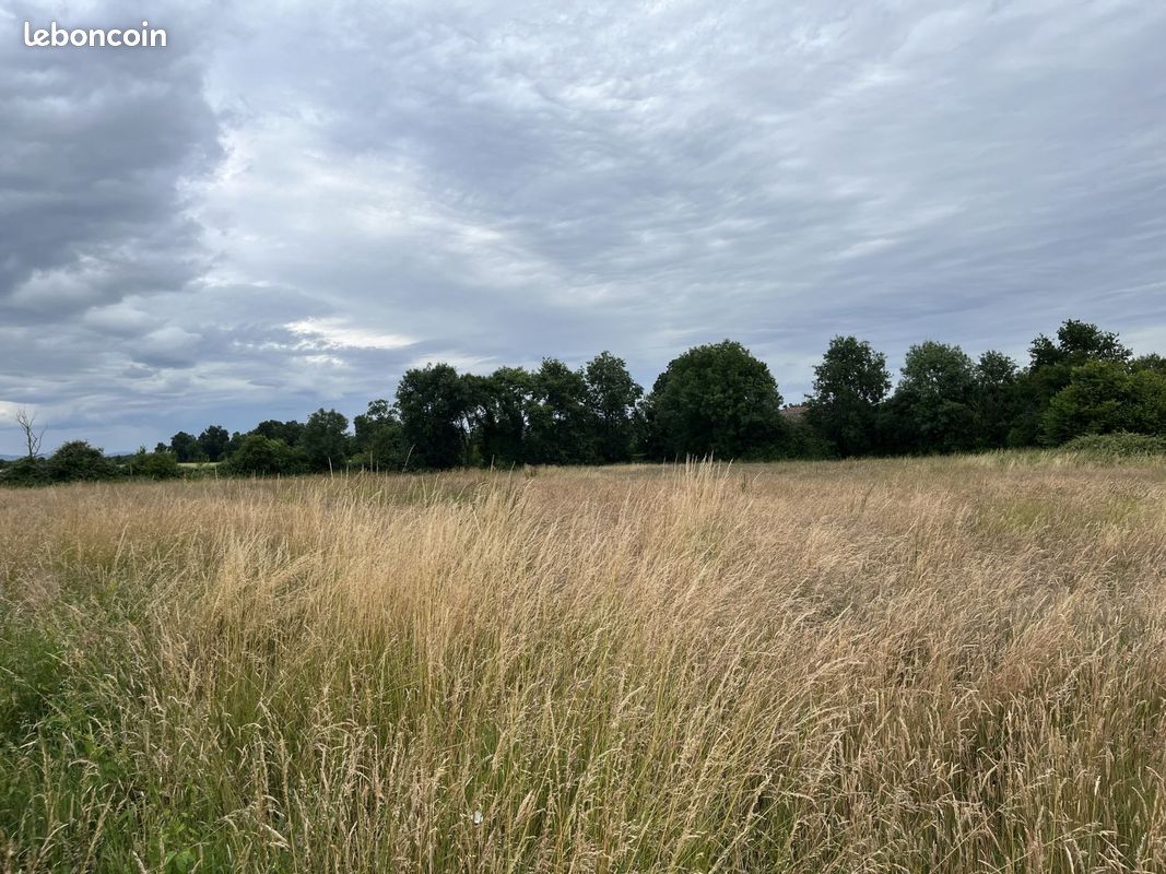 Terrain à bâtir de 627 m² à CHALEINS (01) · 110 000 €