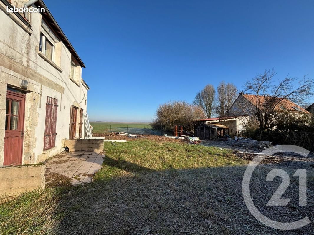Maison 3 pièces 73 m² · à Beauce la Romaine · 73 m² · 40 000 €