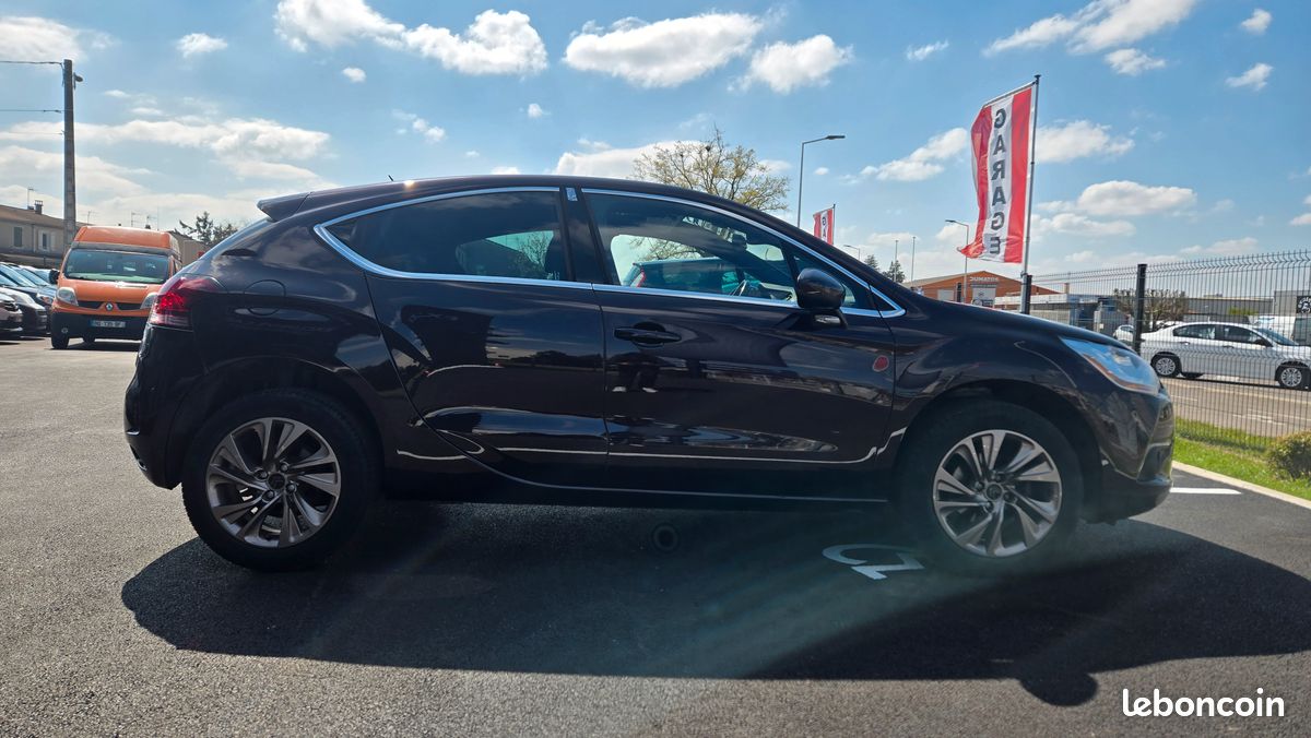 Citroën DS4 1.6 e-HDi115 Airdream So Chic (image 4)