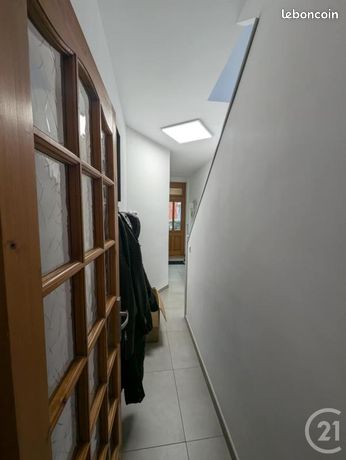 https://img.leboncoin.fr/api/v1/lbcpb1/images/53/d7/58/53d758a42d21b79c740e77d5b1f7d7303e030107.jpg?rule=ad-image