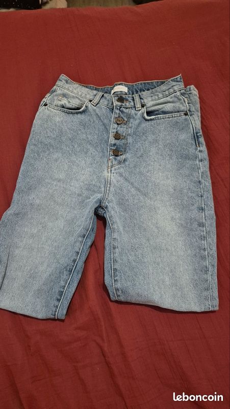 Jeans slim taille haute kookaï
Taille 34
Bleu clair
100% coton (image 2)