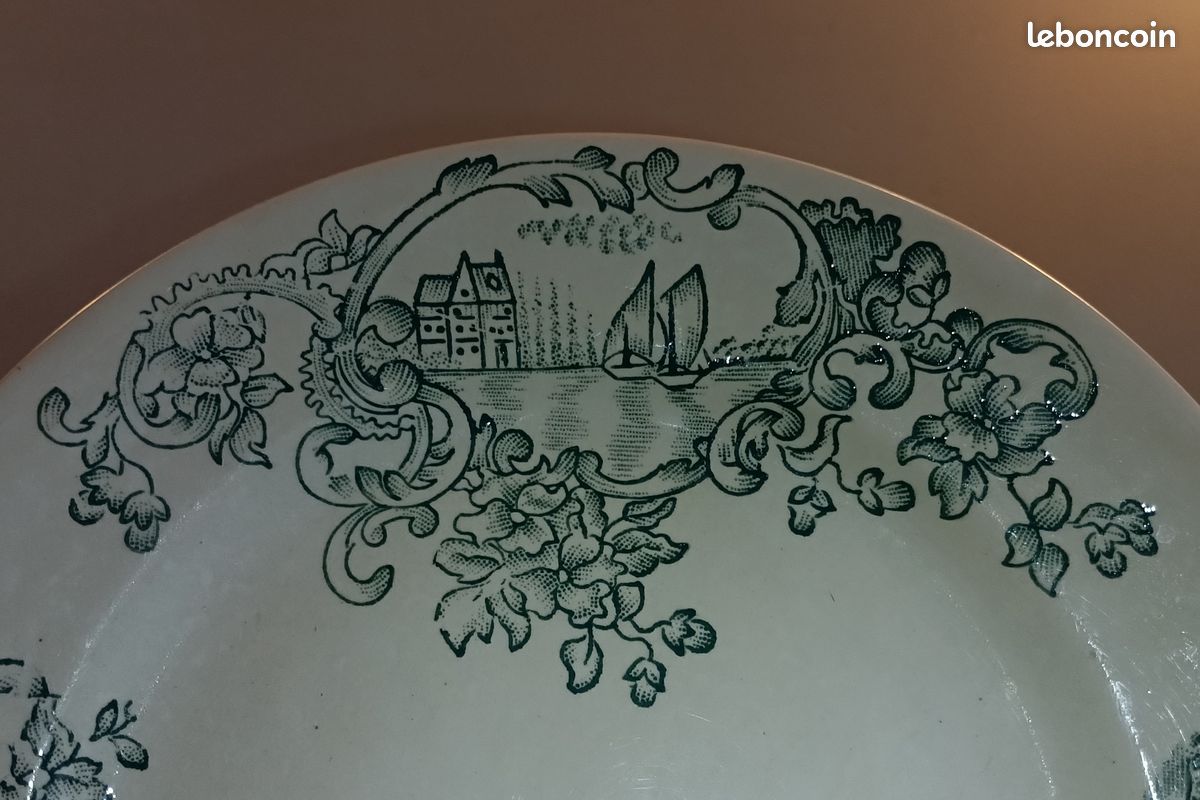 Assiette à carreaux bleu - France