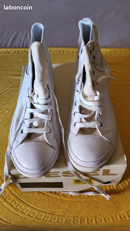 Paire de Diesel cuir blanc et toile blanc cassé taille 46 dans sa boîte, état neuf (image 1)