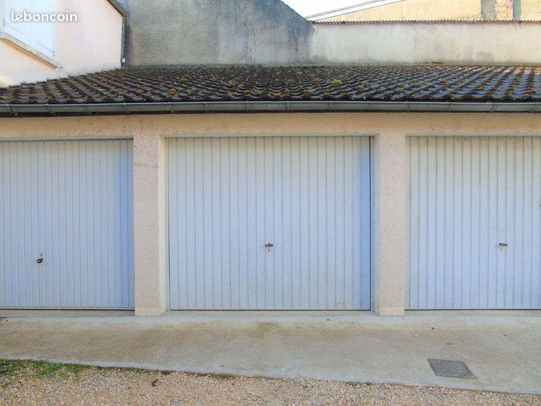 Garage 1 pièce Avallon · 52 €/mois