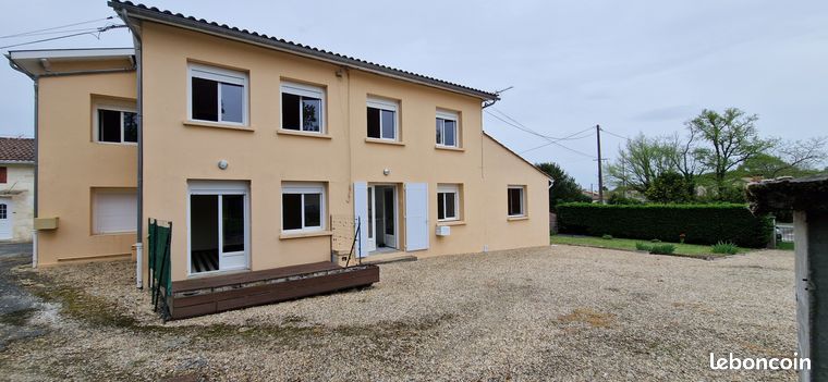 Habiter une maison près de l'hôtel de ville Saint Sulpice et Cameyrac ou acheter pour louer? Cet immeuble, vendu sans intermédiaire, proche de Bordeaux et Libourne peut vous intéresser