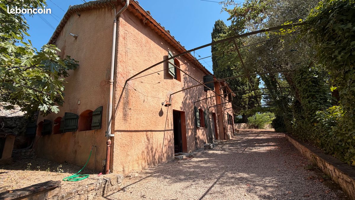 Maison 5 pièces 135 m² · à Grasse · 135 m² · 1 800 €/mois