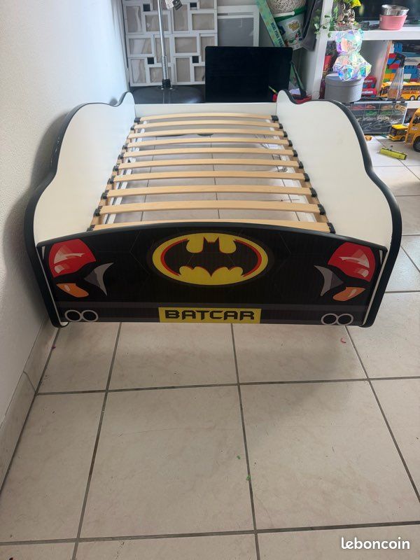 Lit Batman (image 1)
