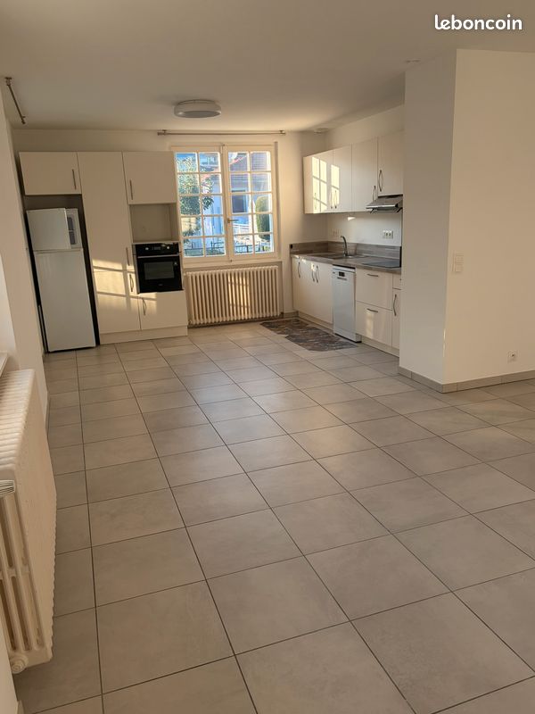 Appartement 3 pièces 95 m² · à Divonne-les-Bains · 95 m² · 2 200 €/mois