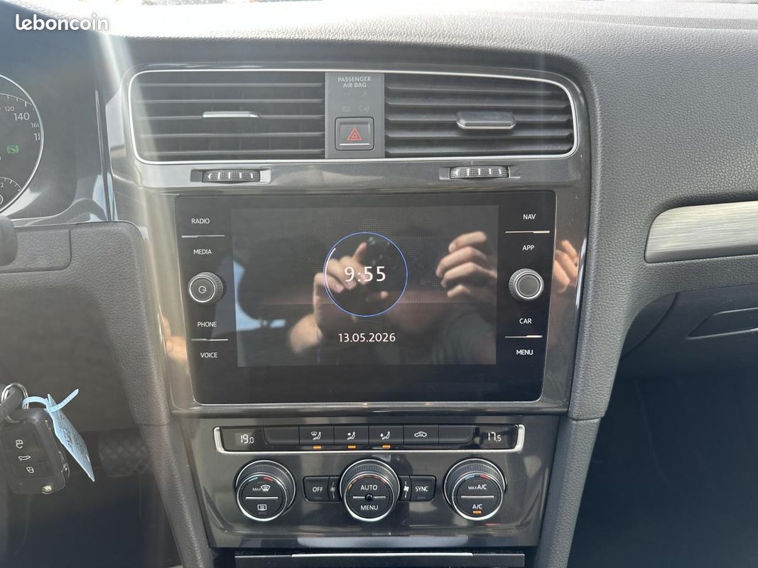 VOLKSWAGEN GOLF 1.6 TDI BV DSG 7 Carat 2017 PHASE 2 CARPLAY / CAMERA / FEUX LED (image 9)